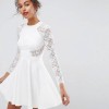Biała sukienka w koronkę