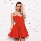 Czerwona sukienka młodzieżowa