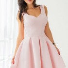 Elegancka różowa sukienka