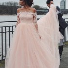 Różowa sukienka ślubna