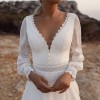 Koronkowa suknia ślubna 2021
