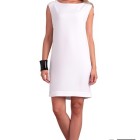 Białe proste sukienki