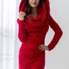 Czerwona sukienka na zimę