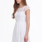 Biała sukienka z koronki