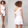 Biała zwiewna sukienka