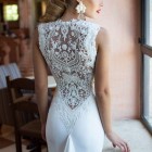Suknia ślubna koronka na plecach