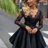 Czarna koronkowa sukienka na studniówkę