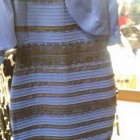 Sukienka niebieska czy złota