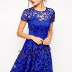 Koronkowa sukienka niebieska