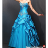 Niebieska suknia balowa