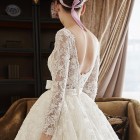 Koronkowe plecy suknia ślubna