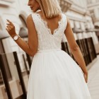 Sukienki na wesele 2022 dla 40 latki