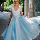 Sukienki w kwiaty na wesele 2022
